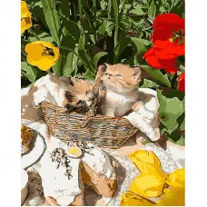 Картина по номерам Strateg ПРЕМИУМ Котики среди тюльпанов с лаком размером 40х50 см (GS1300)