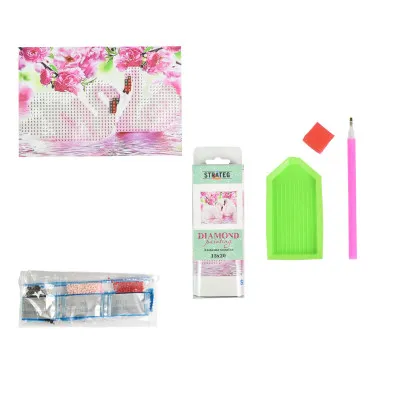 Алмазна мозаїка Strateg ПРЕМІУМ Пара лебедів серед рожевих квітів без підрамника розміром 10х15 см (YAB26246) Алмазна мозаїка Strateg ПРЕМІУМ Пара лебедів серед рожевих квітів без підрамника розміром 10х15 см (YAB26246)